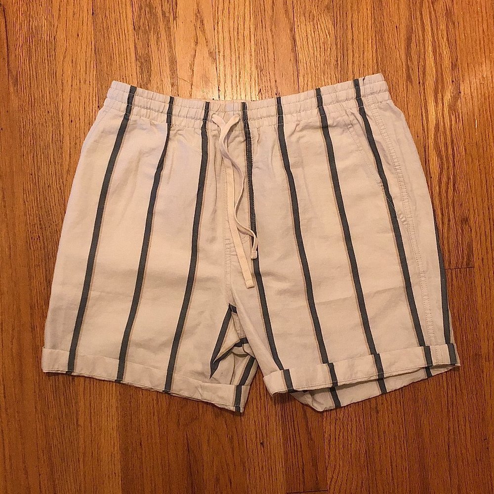 J Crew Men's 6" dock short in linen-cotton